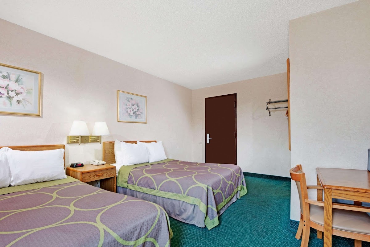 Super 8 by Wyndham Kenmore/Buffalo/Niagara Falls Area photo 3