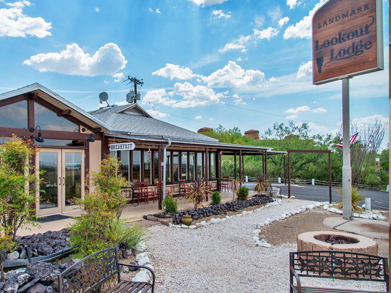 Tombstone Lookout Lodge