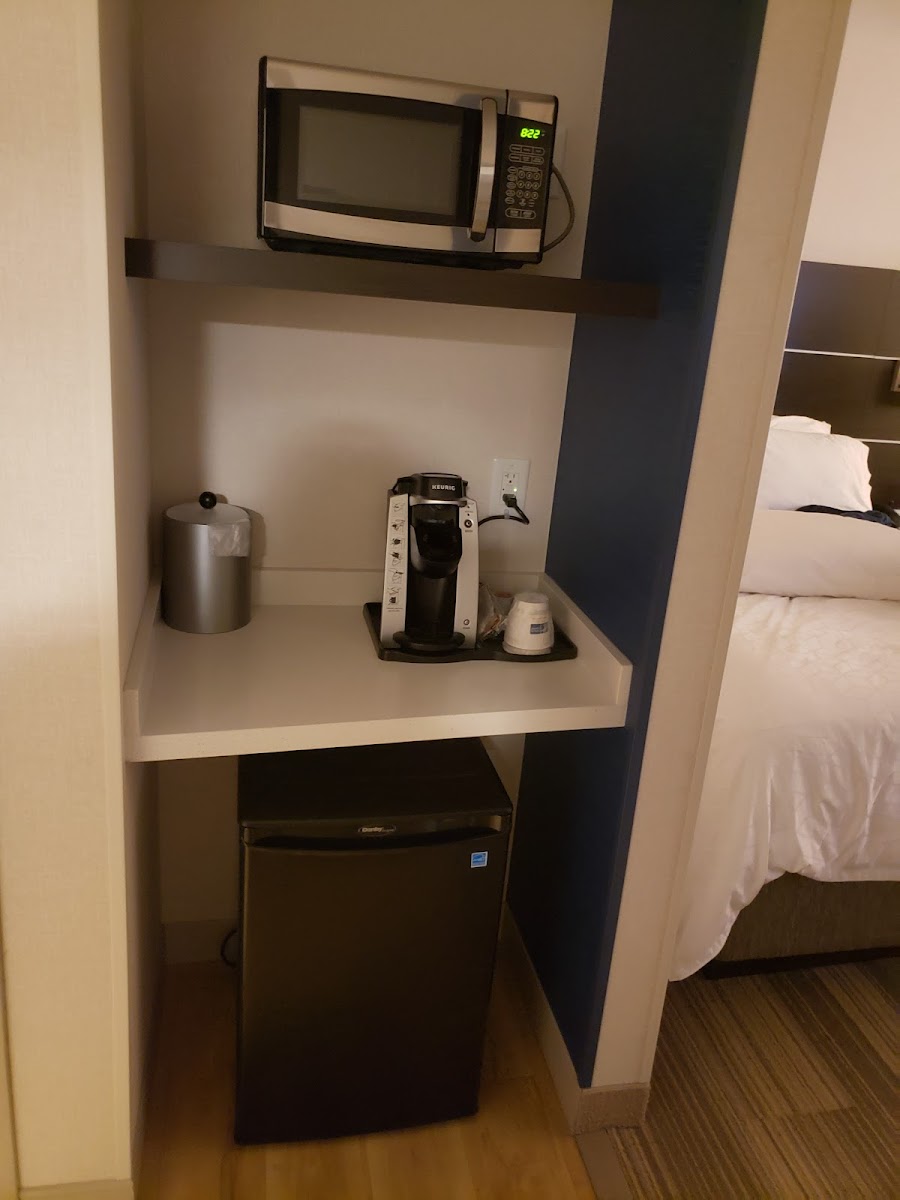 Holiday Inn Express & Suites Johnstown, an IHG Hotel photo 3