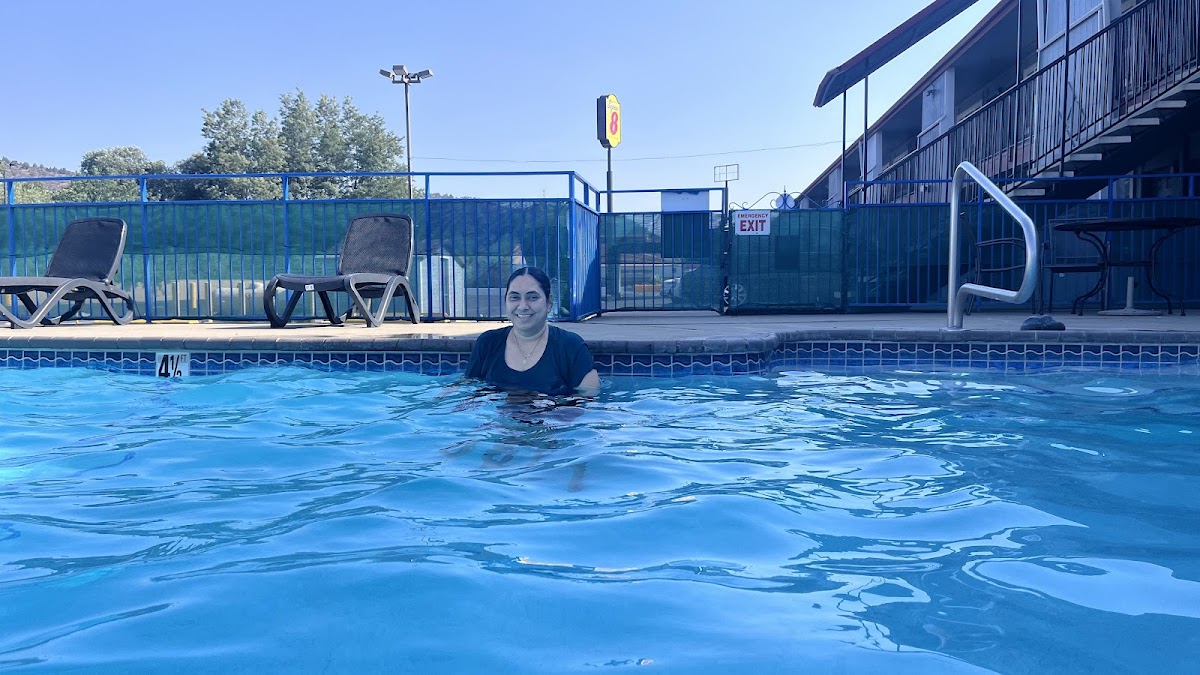 Super 8 by Wyndham Yreka photo 3