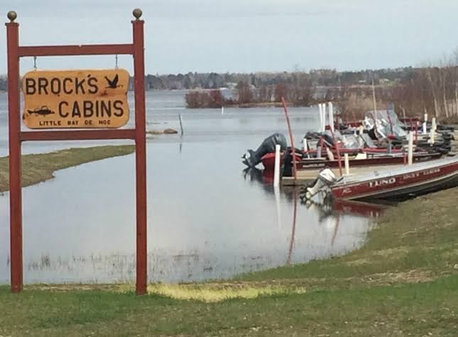 Brock's Lakeshore Cabins