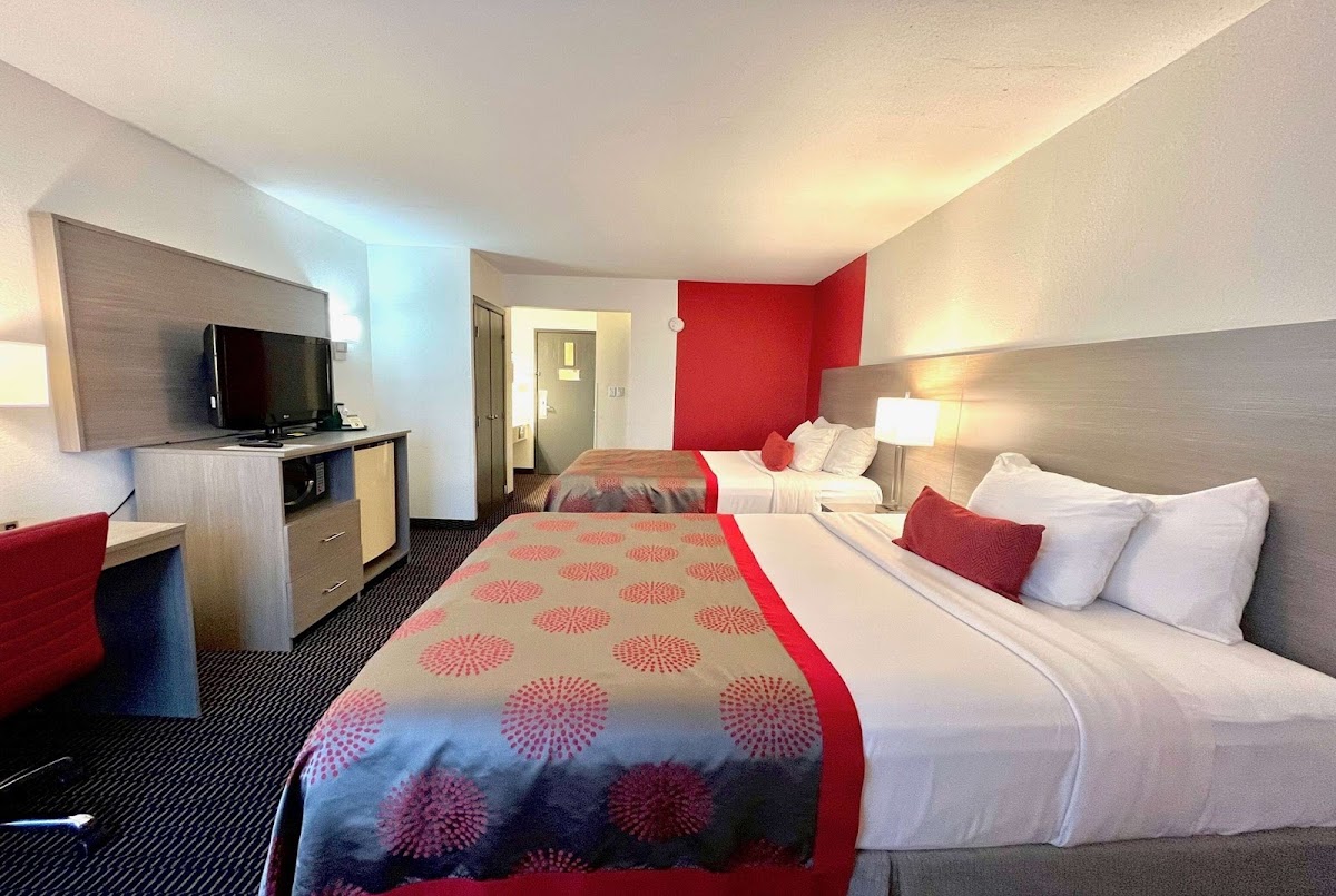 Ramada by Wyndham Columbia photo 2