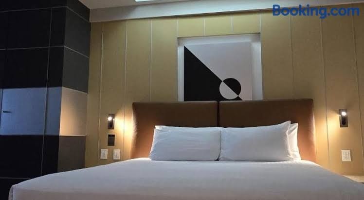 Ramada by Wyndham Mexico City Santa Fe photo 2