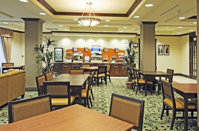 Holiday Inn Express & Suites North Bay by IHG photo 2