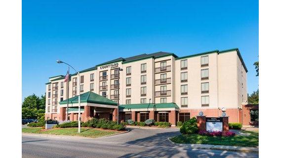 Courtyard by Marriott Bloomington