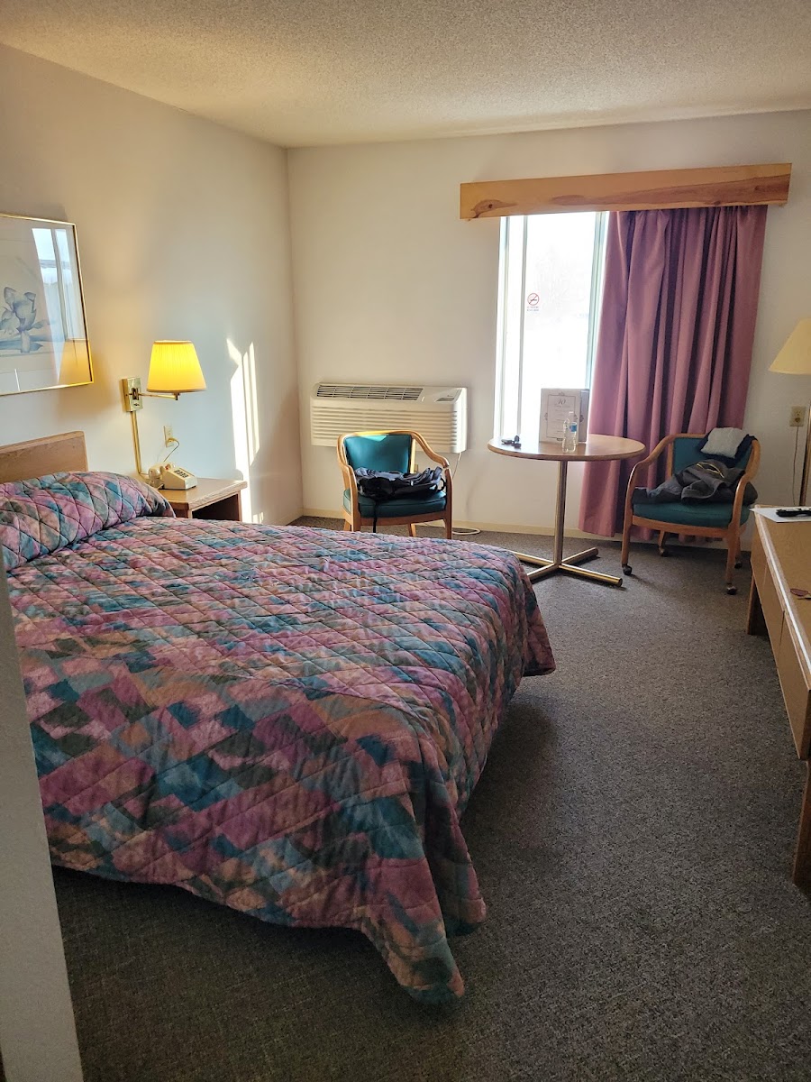 40 Club Inn