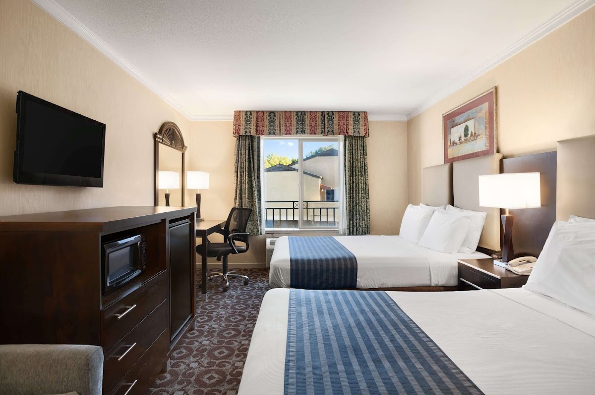 Days Inn by Wyndham Concord photo 2