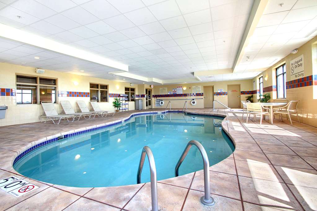 Hampton Inn & Suites by Hilton West Bend photo 3