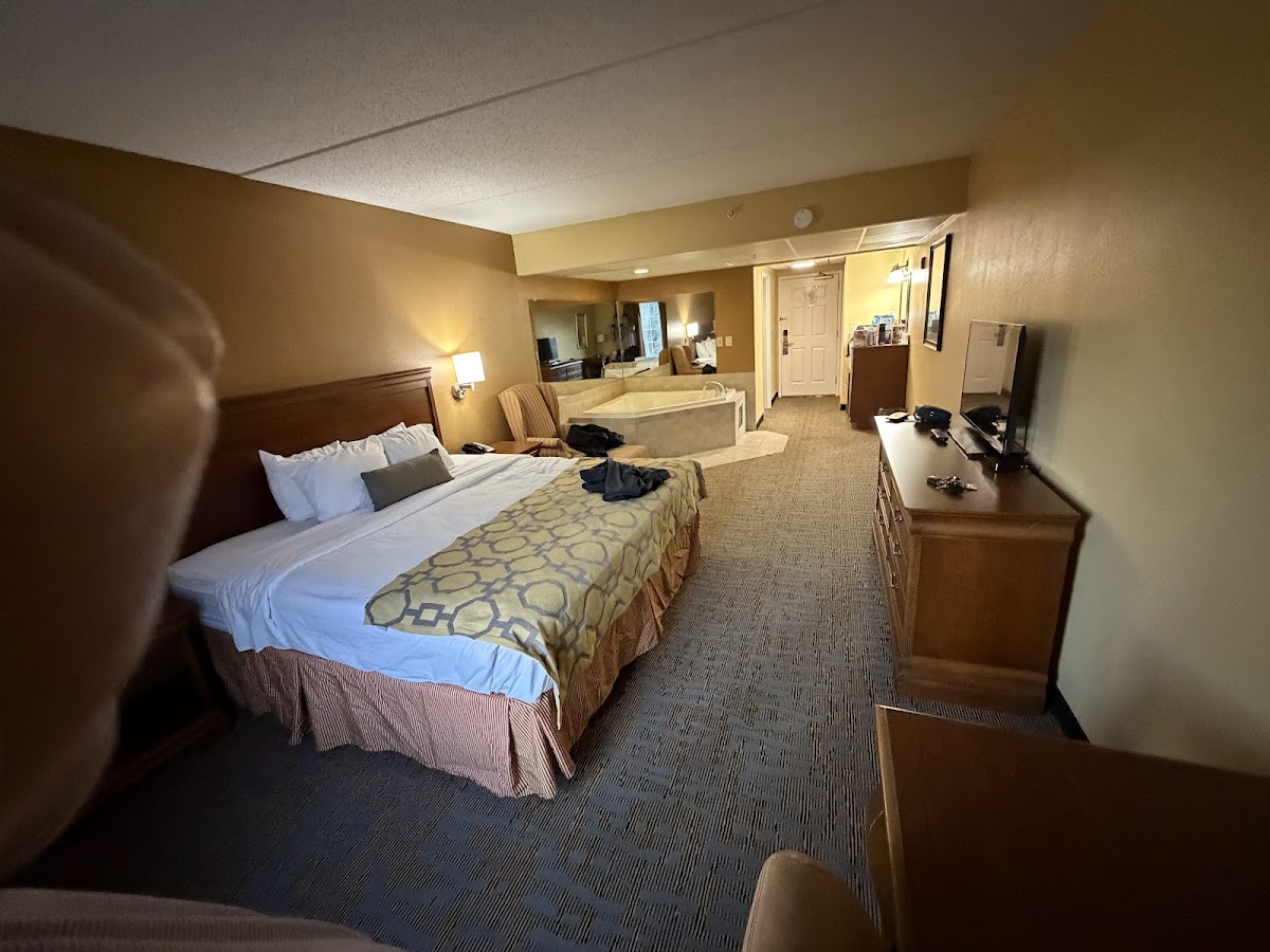 Baymont by Wyndham Clinton photo 2