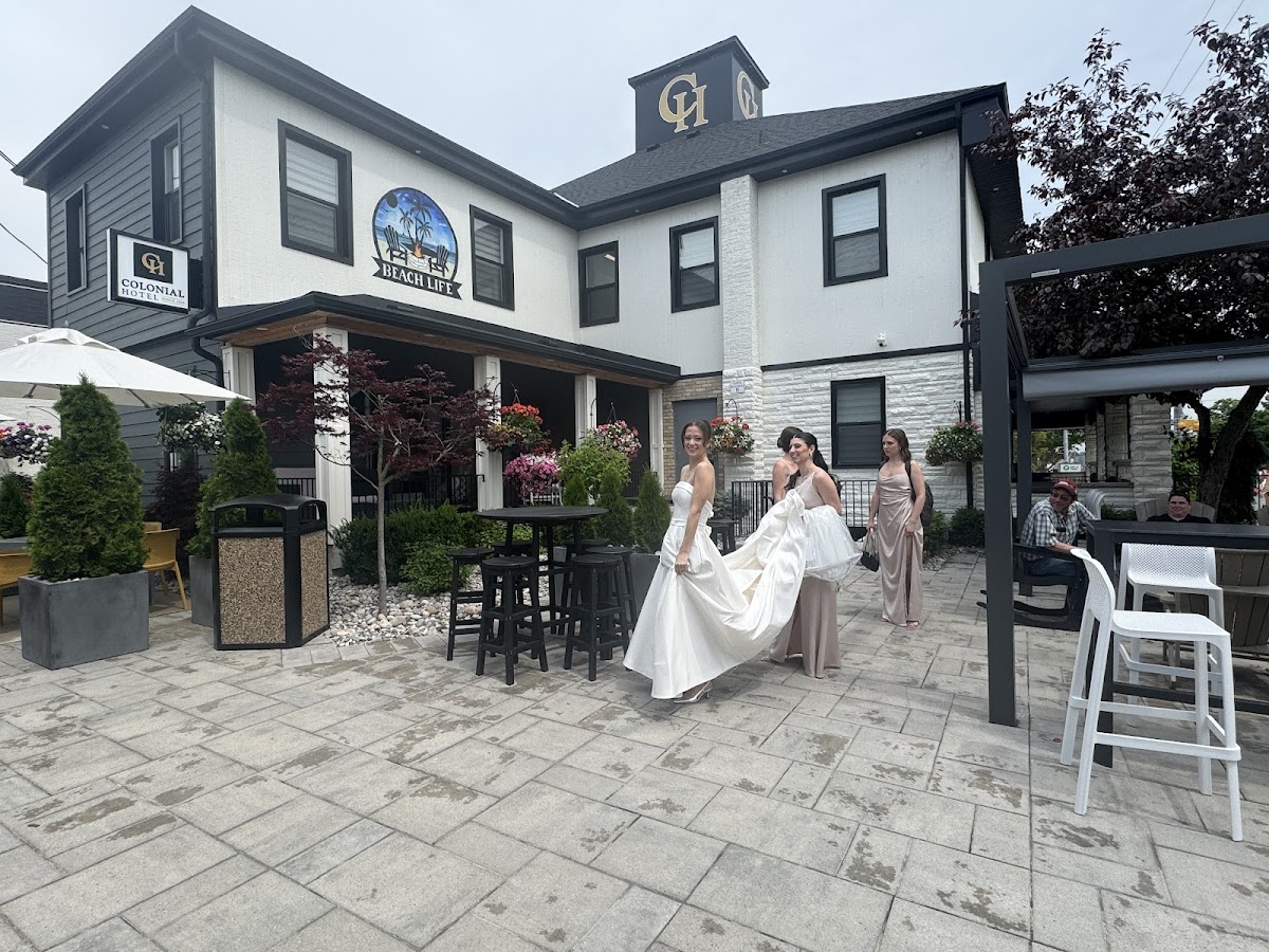 Colonial Hotel in Grand Bend