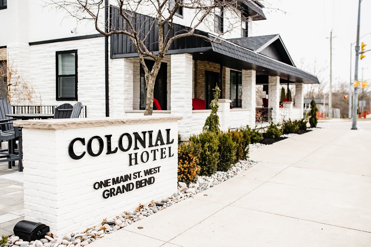 Colonial Hotel in Grand Bend photo 2
