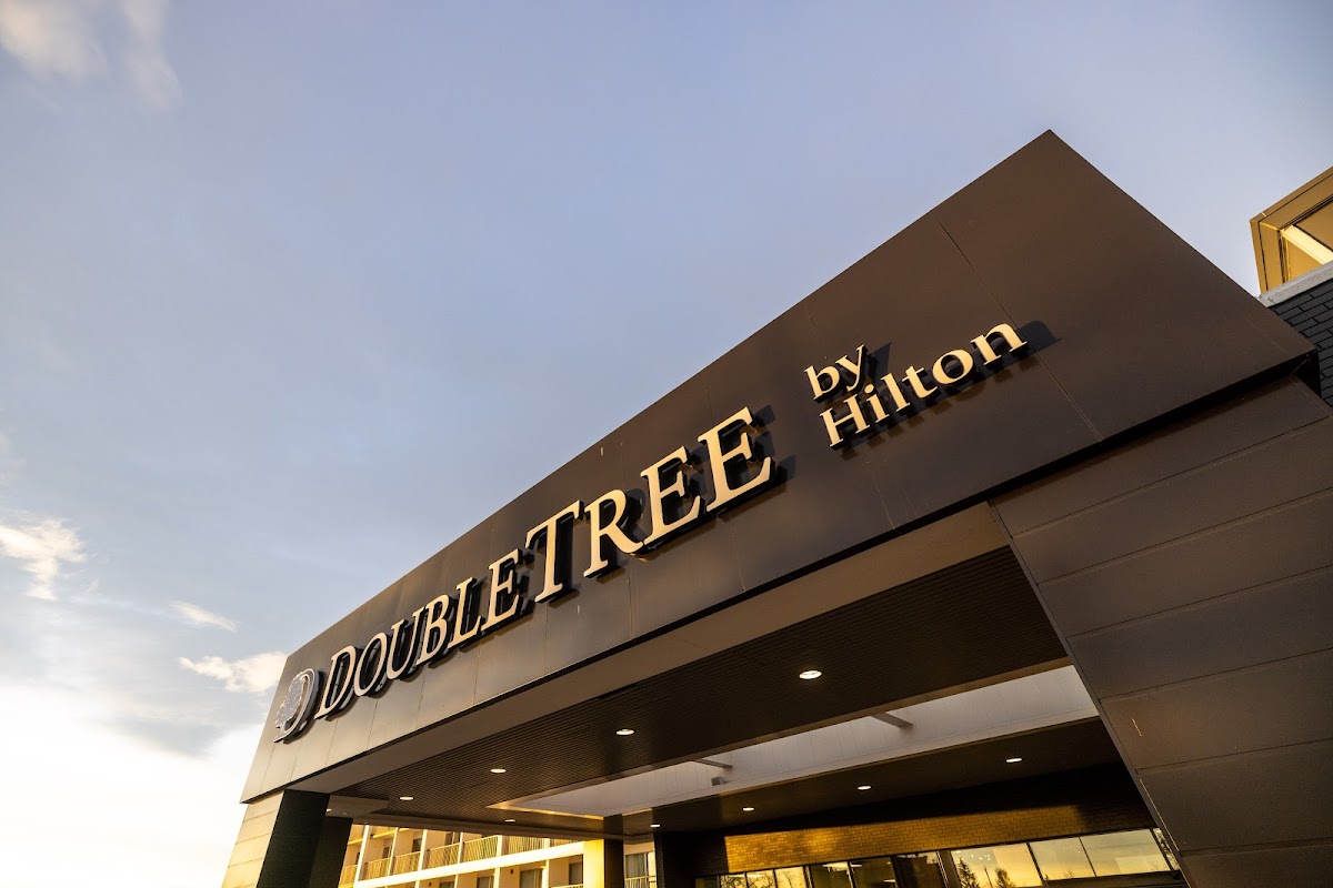 DoubleTree by Hilton Calgary North photo 3