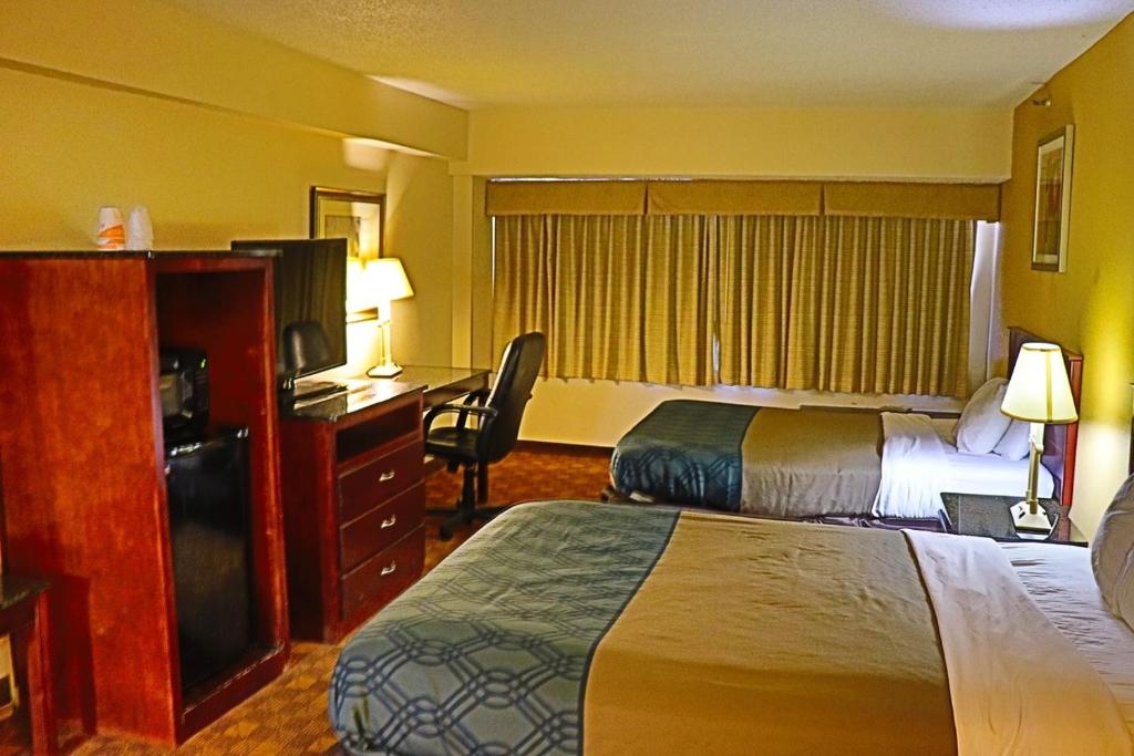 Dominion Inn & Suites photo 2