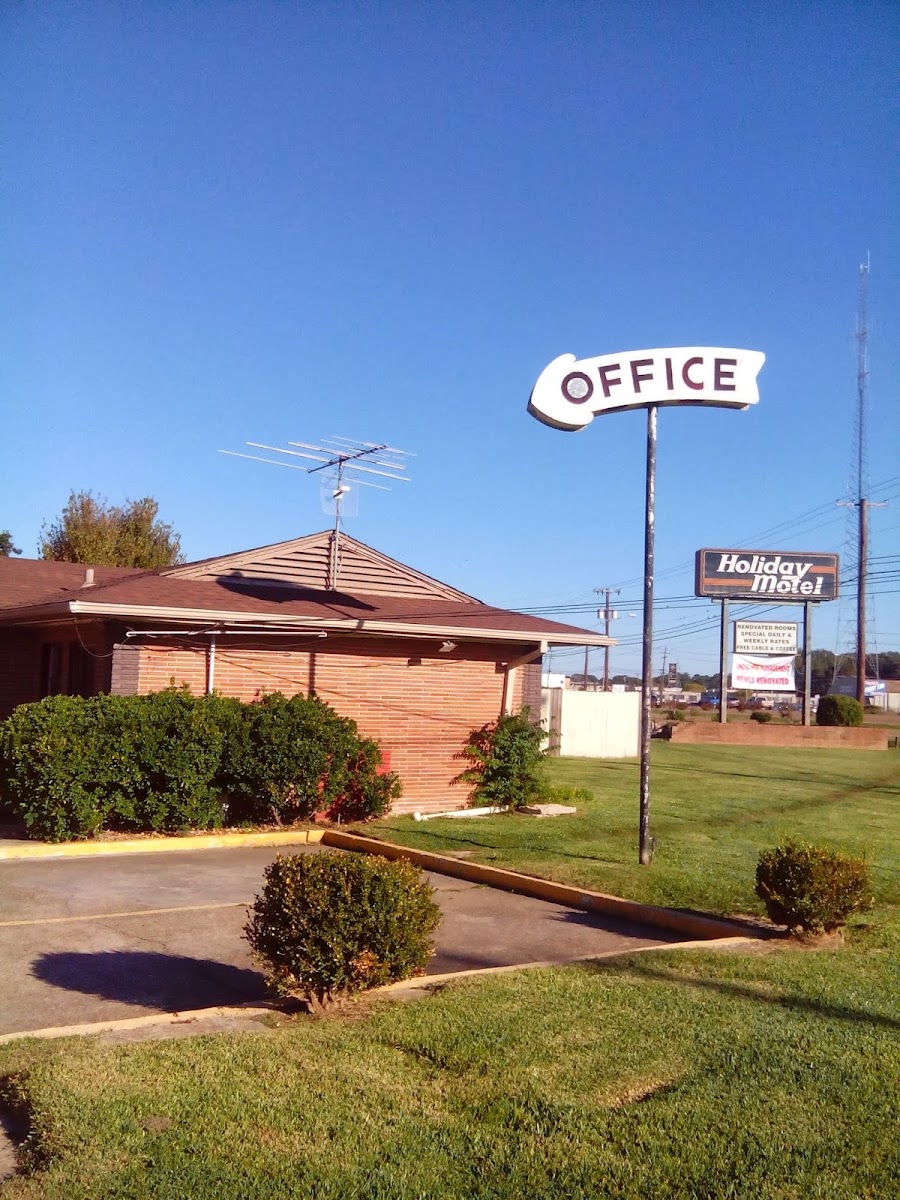 Holiday Hotel