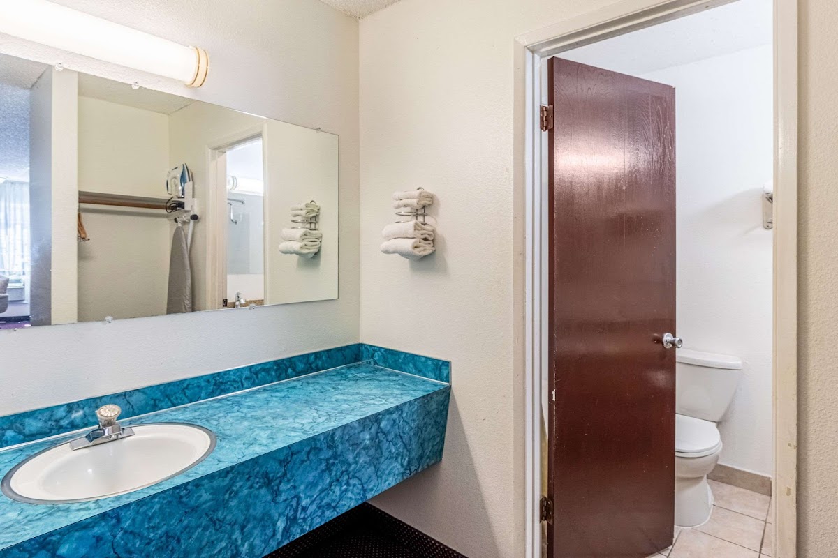 Rodeway Inn & Suites Portland West - Beaverton photo 3
