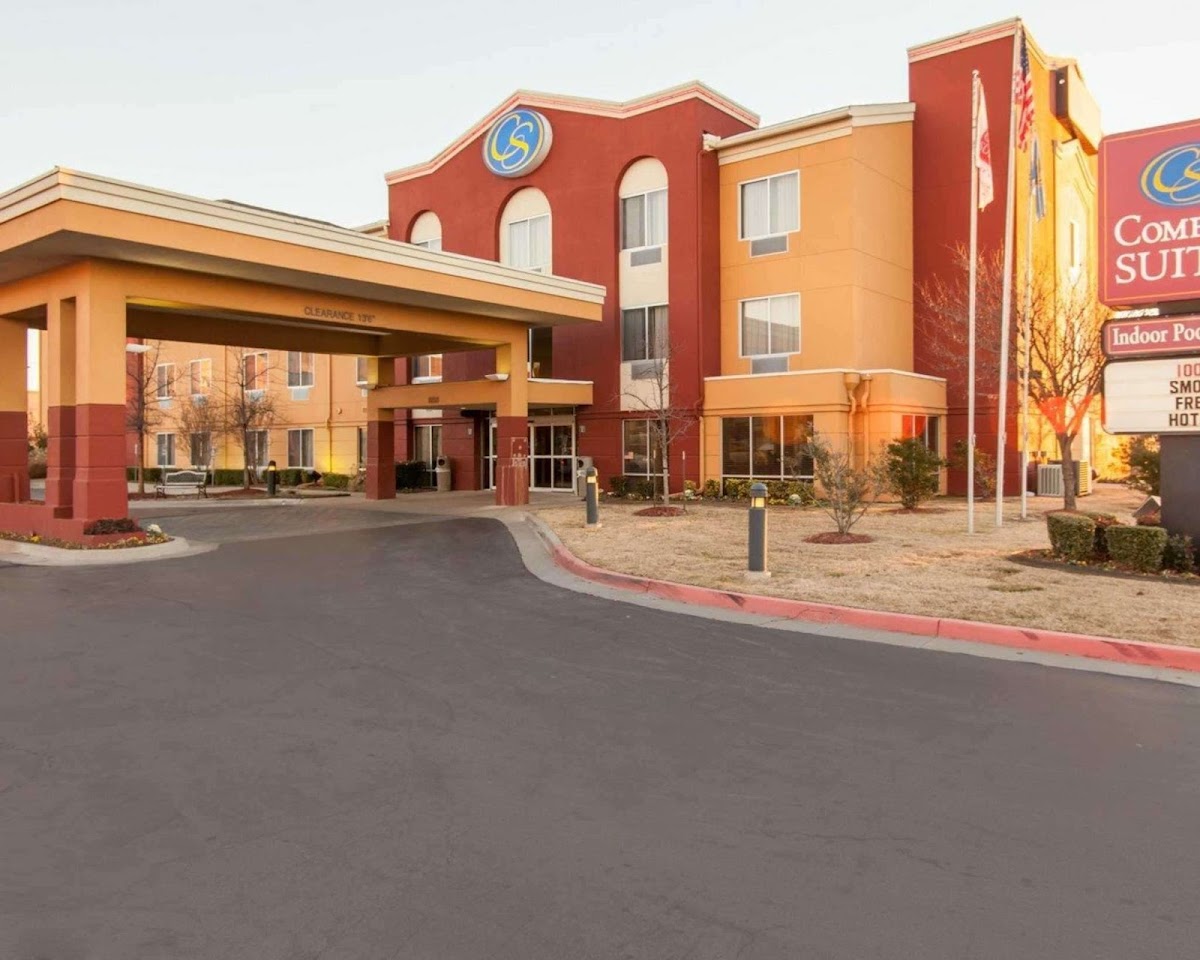 Comfort Suites Tulsa Central
