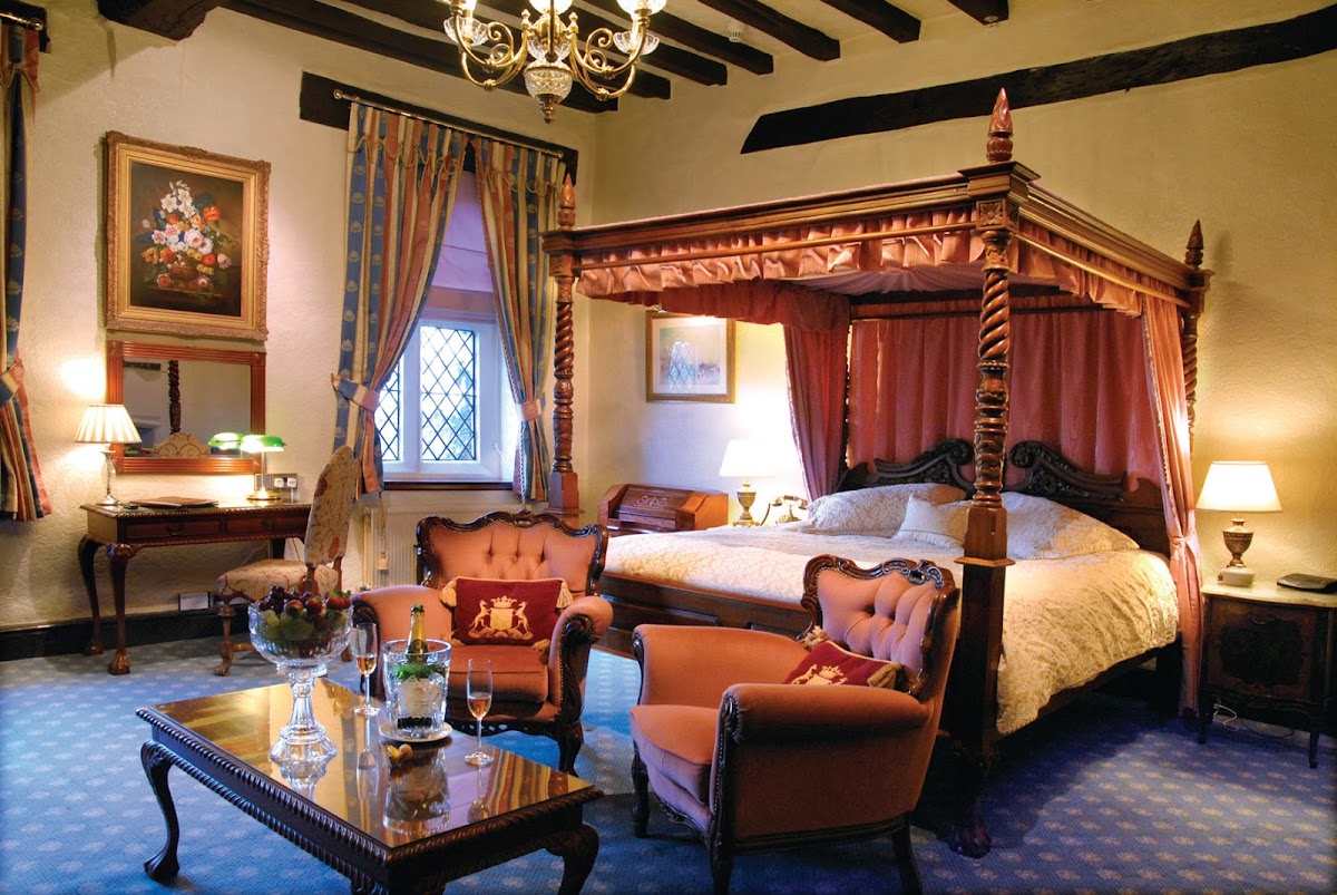 Albright Hussey Manor photo 2