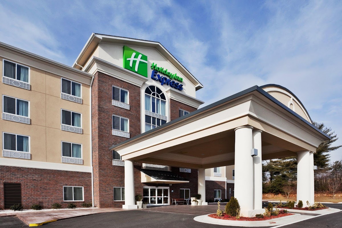 Holiday Inn Express & Suites Statesville by IHG
