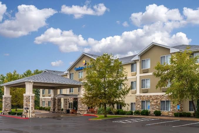Comfort Inn & Suites Pittsburg KS