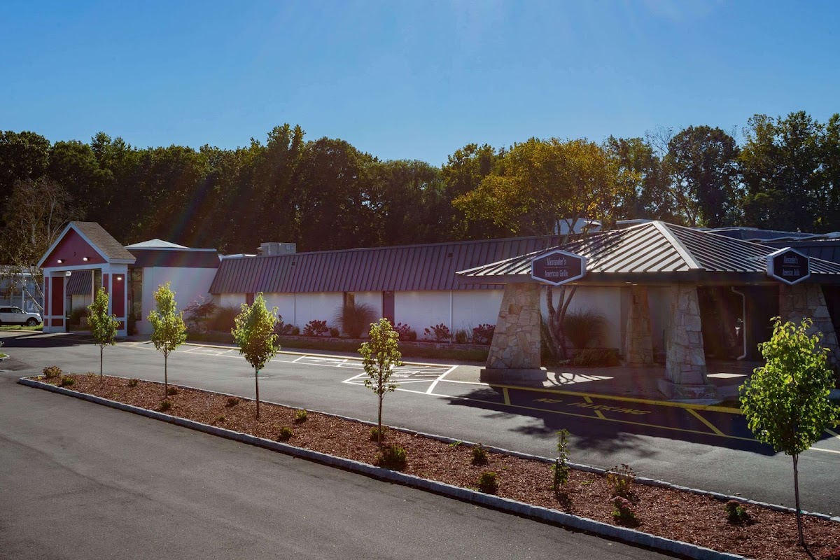 Ramada by Wyndham Hartford North / Bradley Airport photo 3