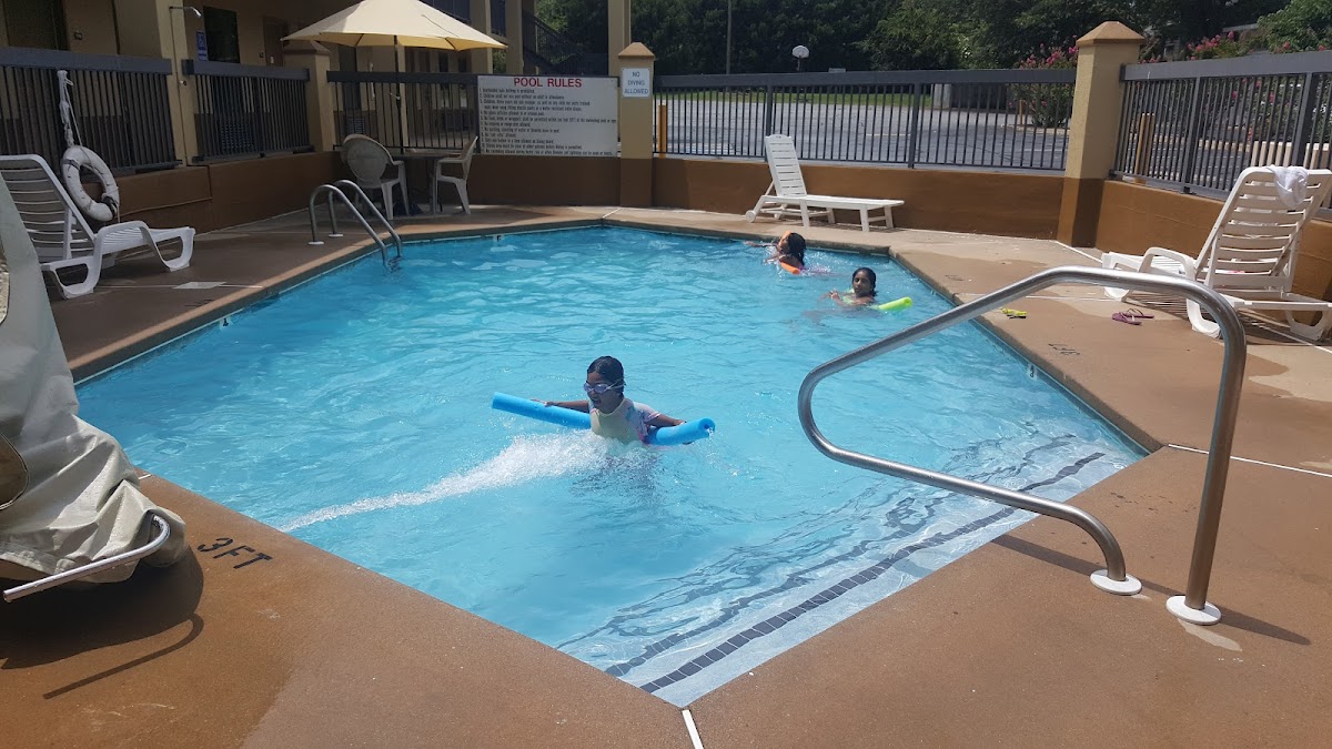 Days Inn by Wyndham Elberton photo 3