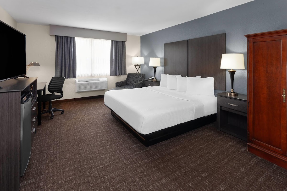 Baymont by Wyndham Chester IL photo 2