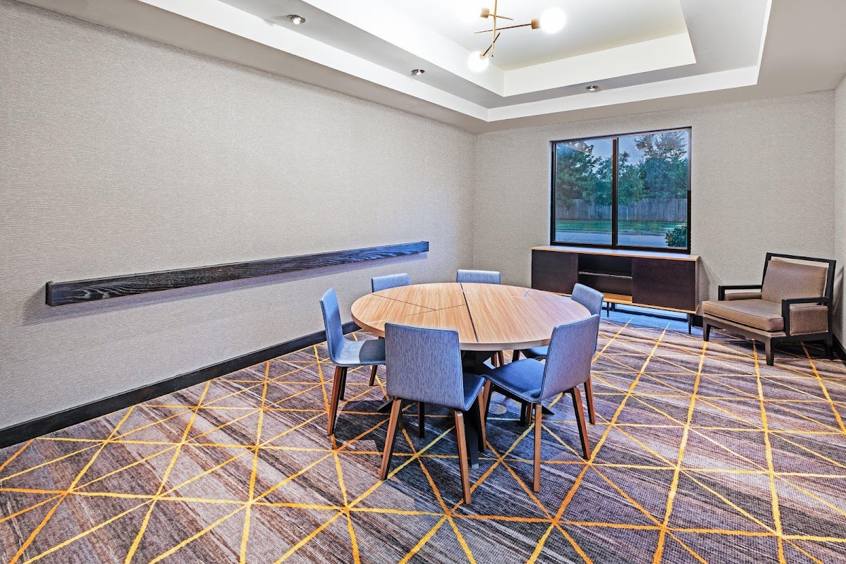 Holiday Inn & Suites Stillwater - University West by IHG photo 3
