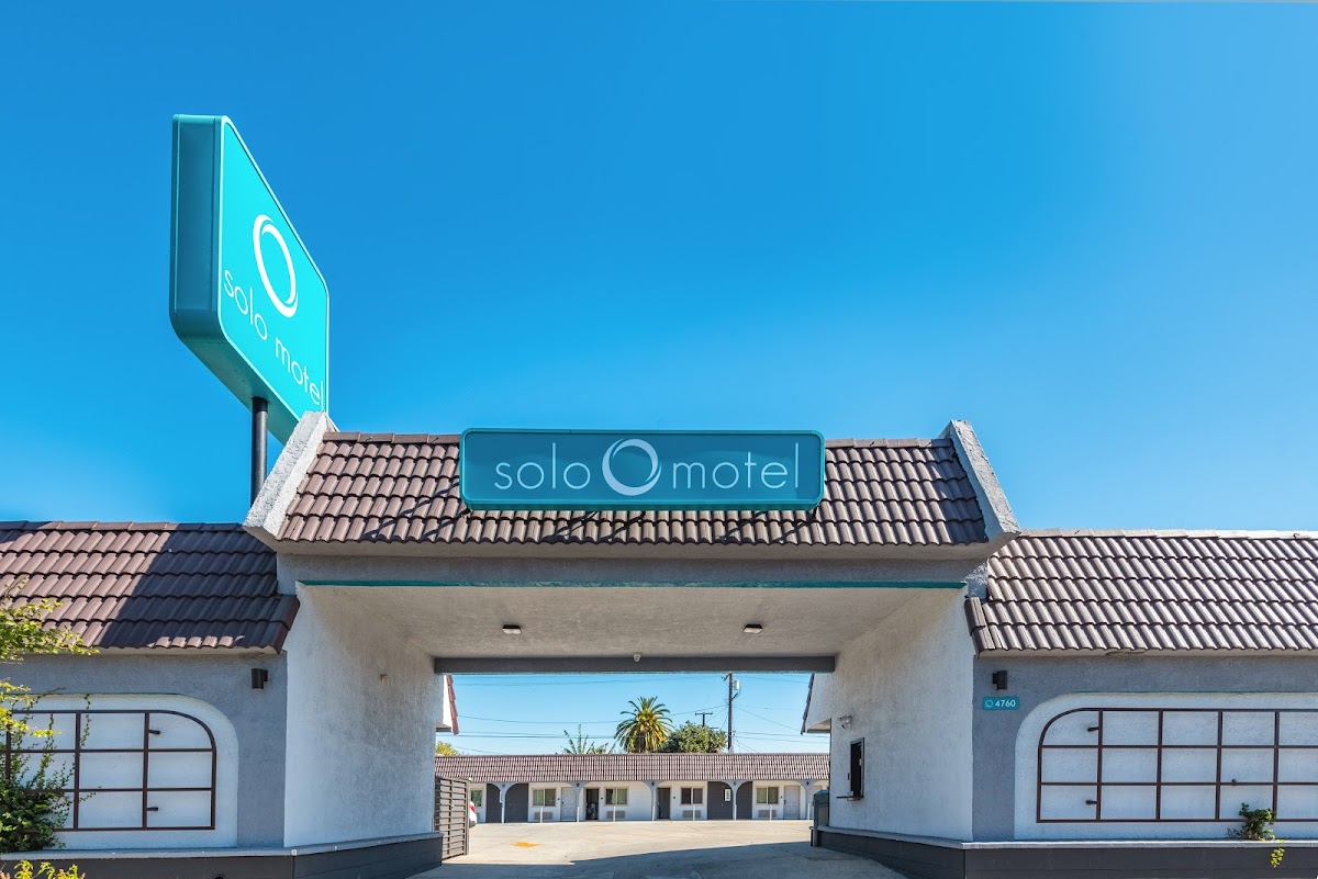 Solo Motel - Broadway