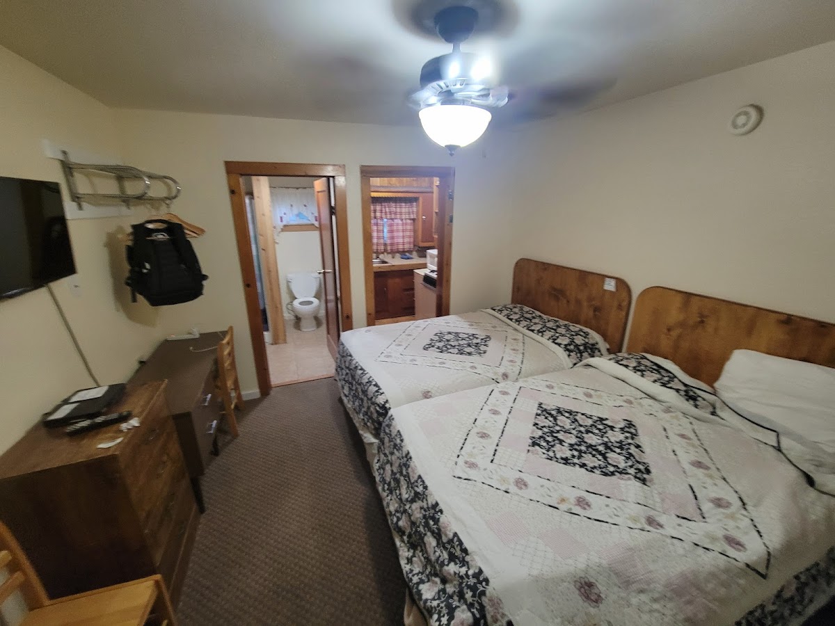 Big Valley Motel photo 2