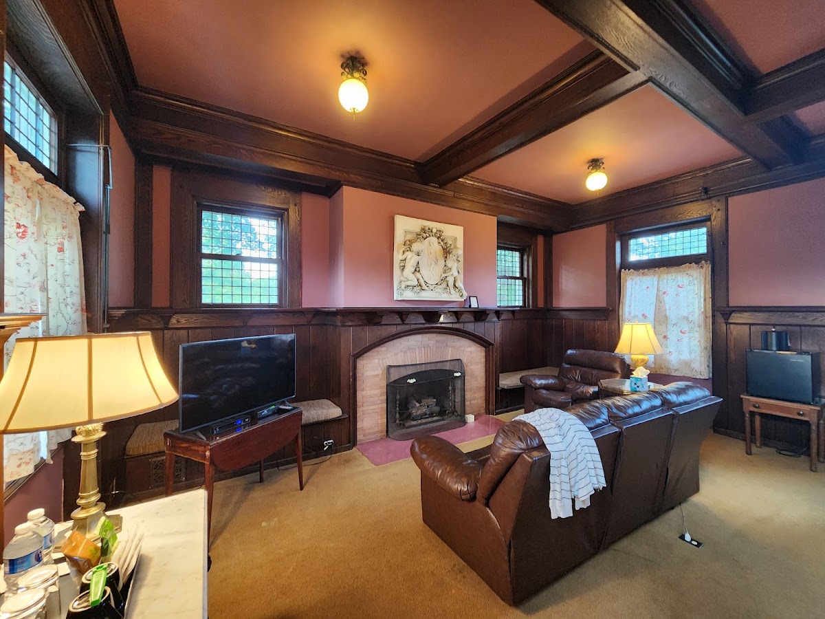 White Springs Manor photo 3