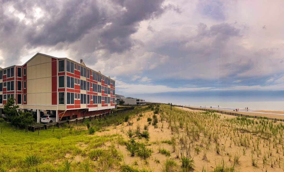 The Surf Club Oceanfront Hotel photo 3
