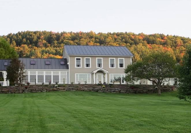 Apple Hill Inn