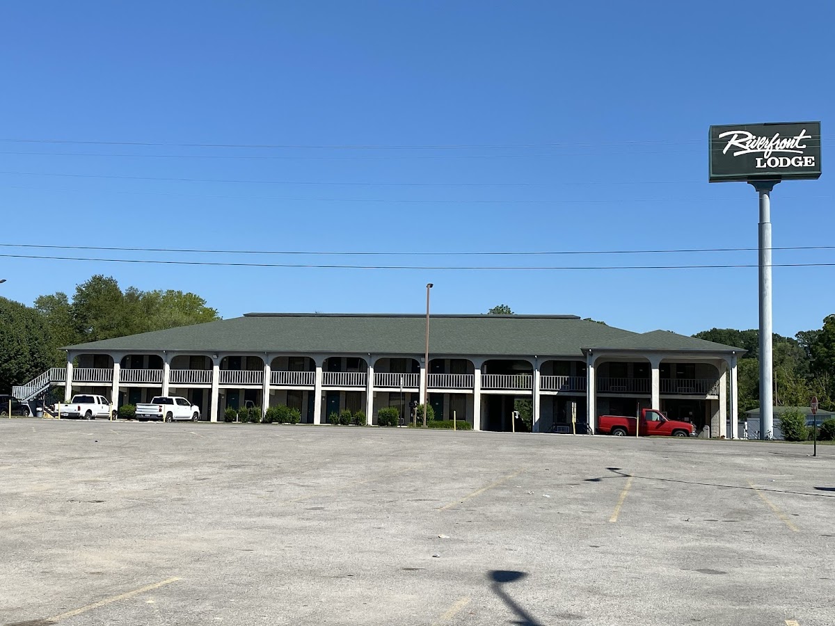Riverfront Lodge Burkesville