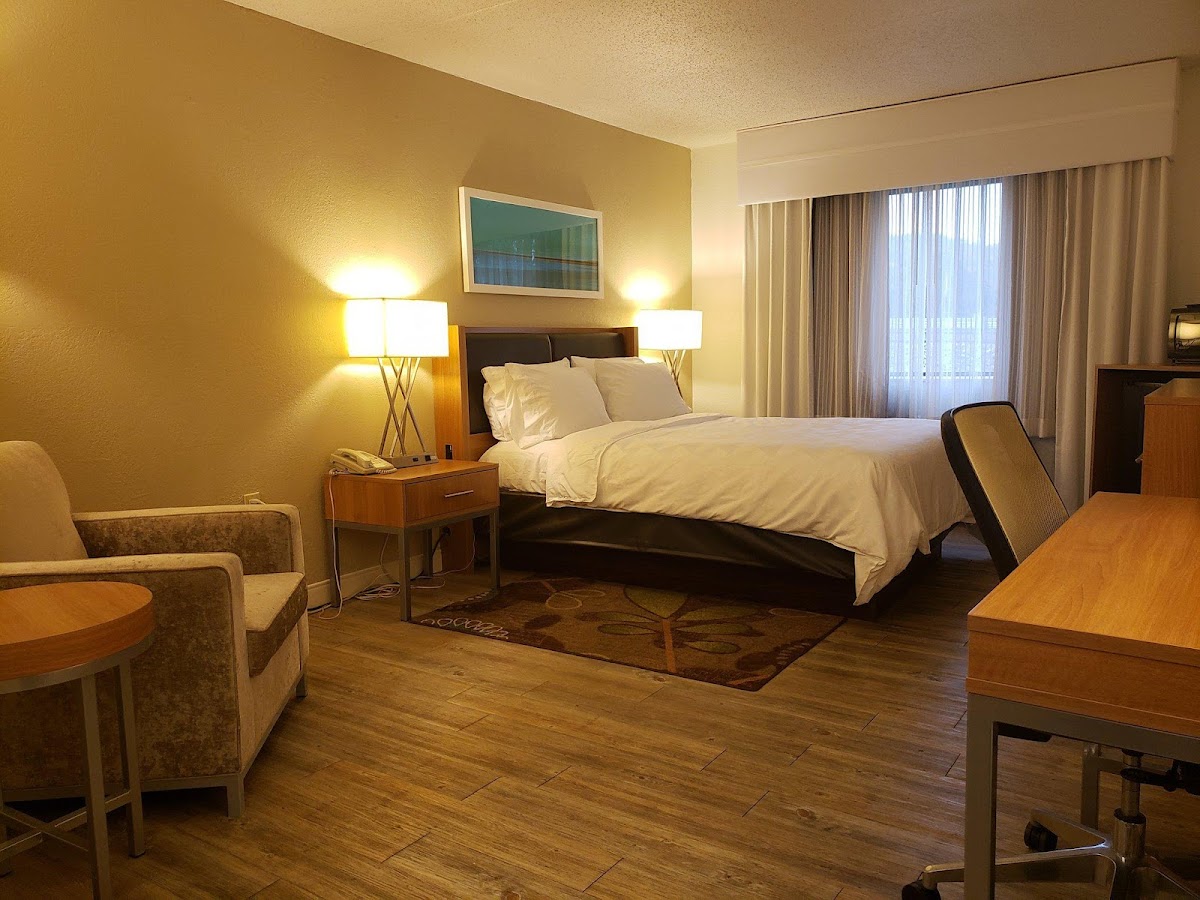 Holiday Inn Express Pittsburgh-North (Harmarville) by IHG photo 2