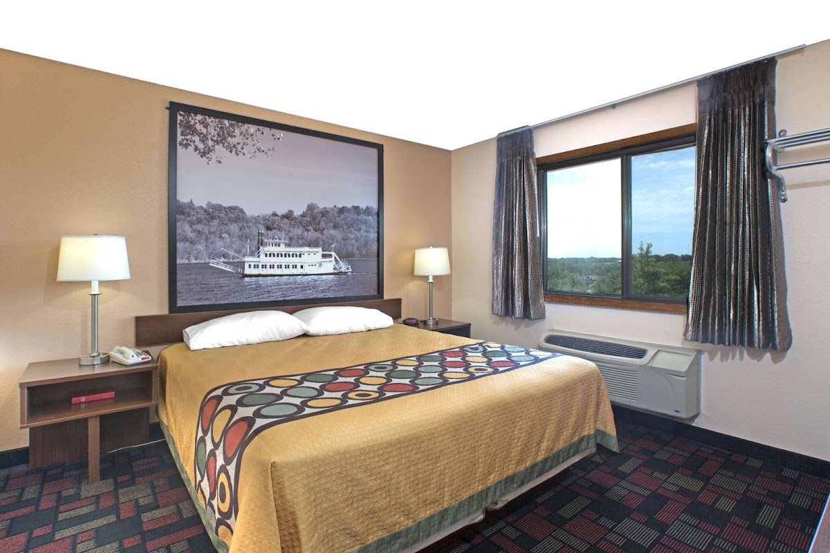 Super 8 by Wyndham Boonville photo 2
