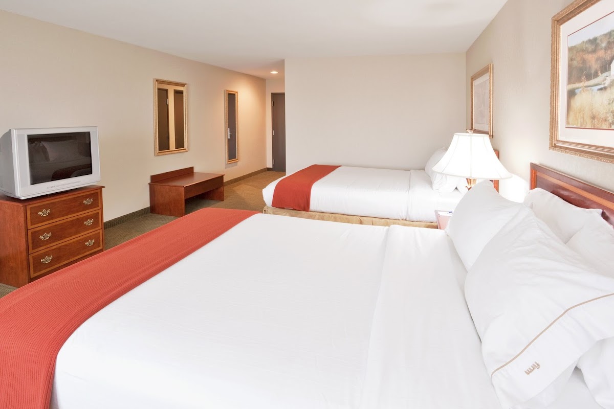 Holiday Inn Express & Suites Franklin - Oil City by IHG photo 2