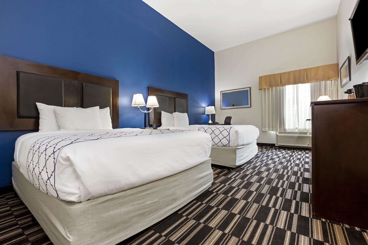 La Quinta Inn & Suites by Wyndham Alvin photo 2