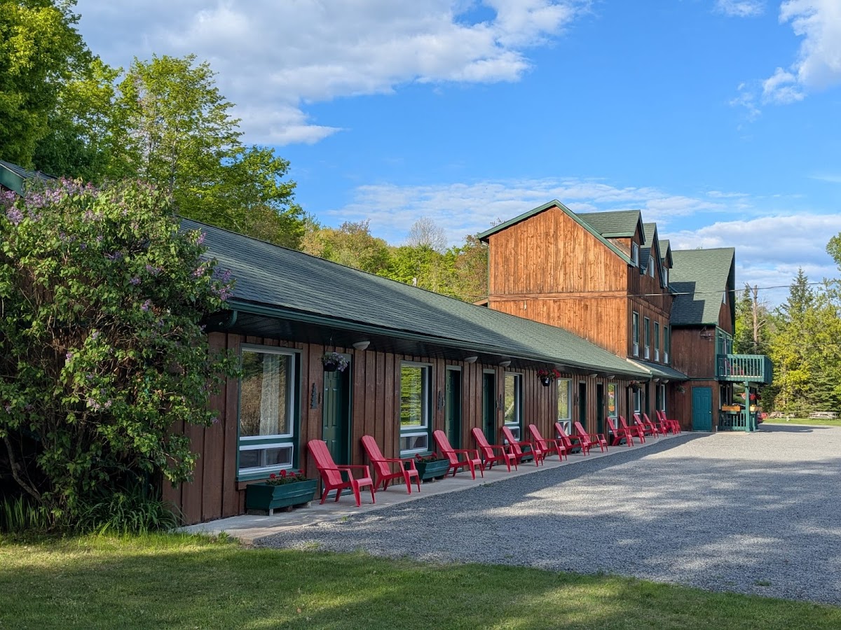 Dwight Village Motel