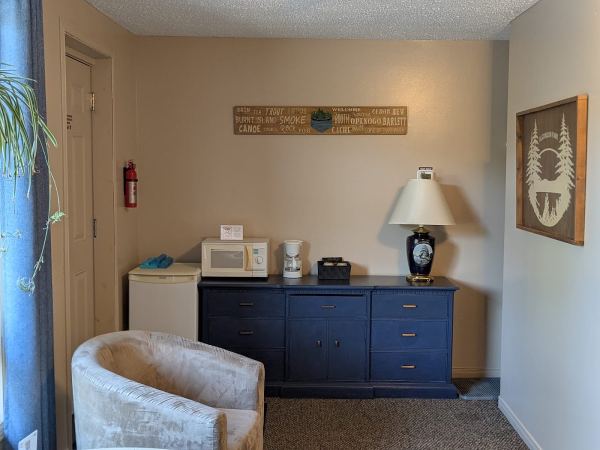 Dwight Village Motel photo 2