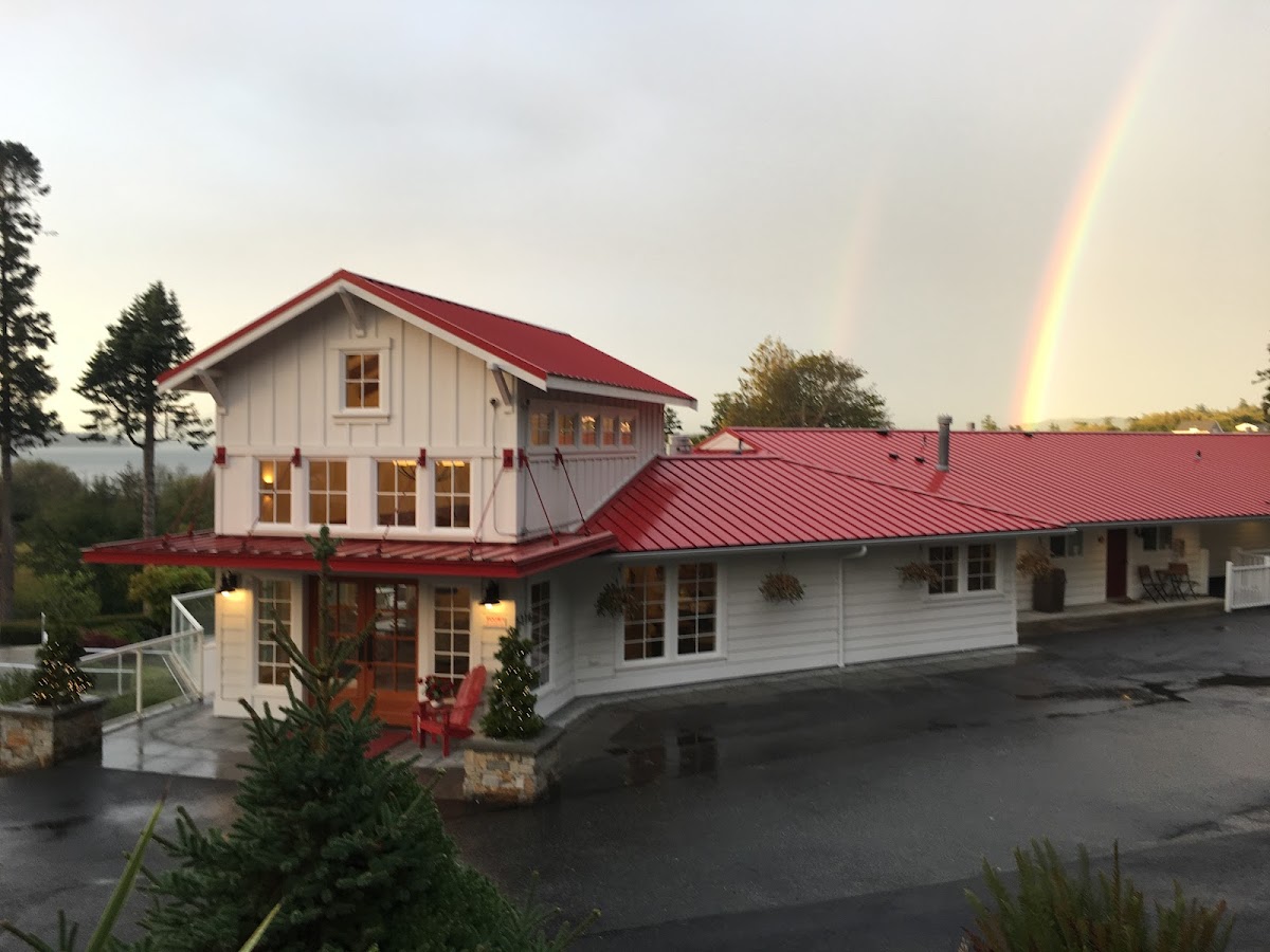 Ship Harbor Inn