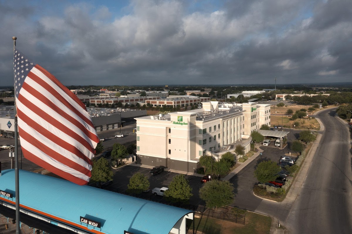 Holiday Inn & Suites San Antonio Northwest by IHG photo 3