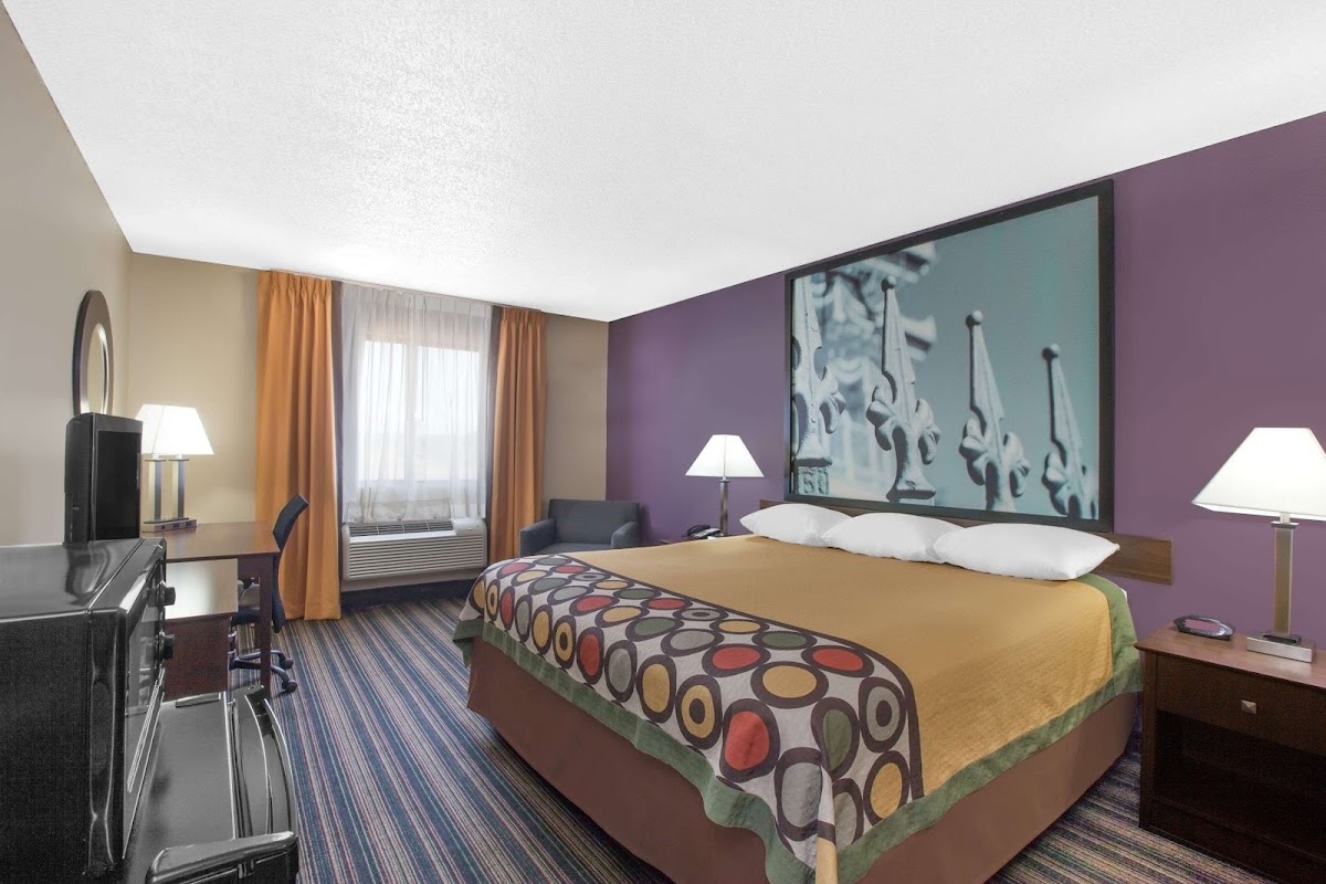 Super 8 by Wyndham Natchitoches photo 2