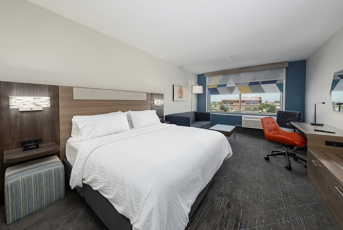 Holiday Inn Express & Suites Ridgecrest - China Lake by IHG photo 2