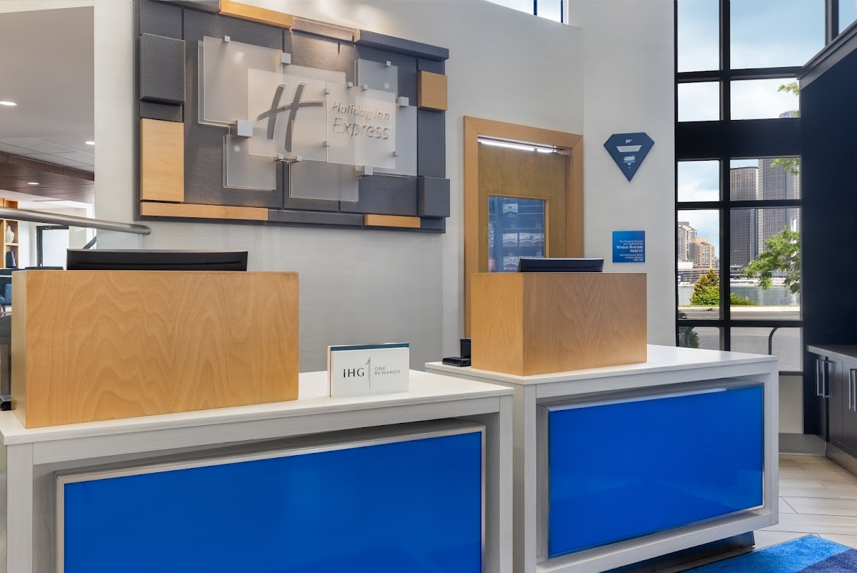 Holiday Inn Express Windsor Waterfront, an IHG Hotel photo 2