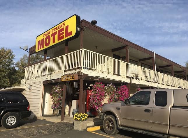 Twin Creeks Motel