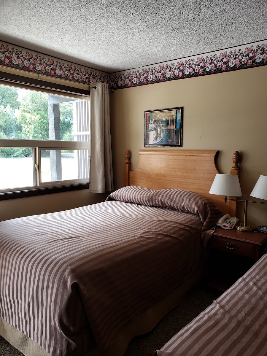 Twin Creeks Motel photo 2
