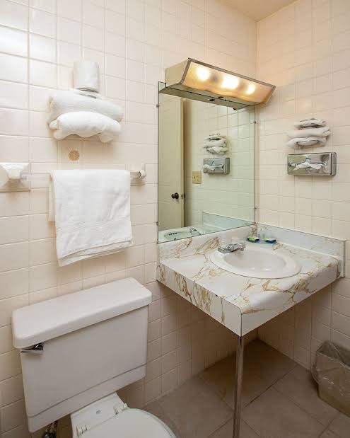 Country Squire Inn & Suites photo 3