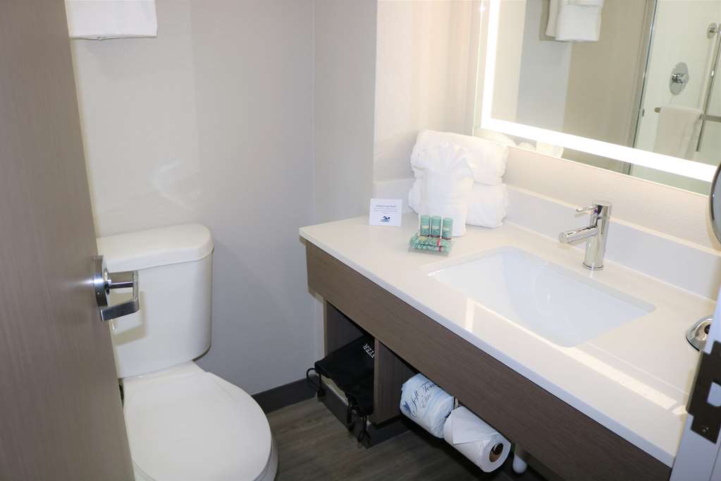 Best Western Aku Tiki Inn photo 3