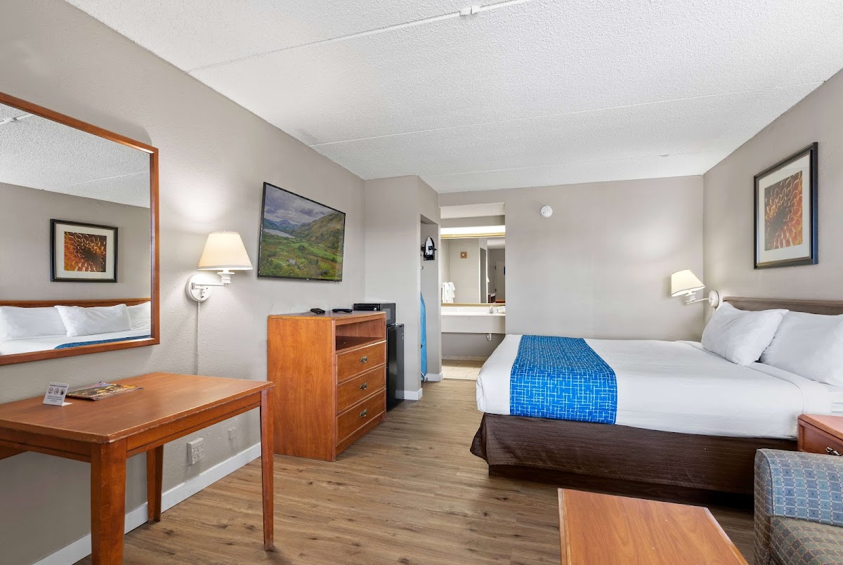 Travelodge by Wyndham Pueblo photo 2