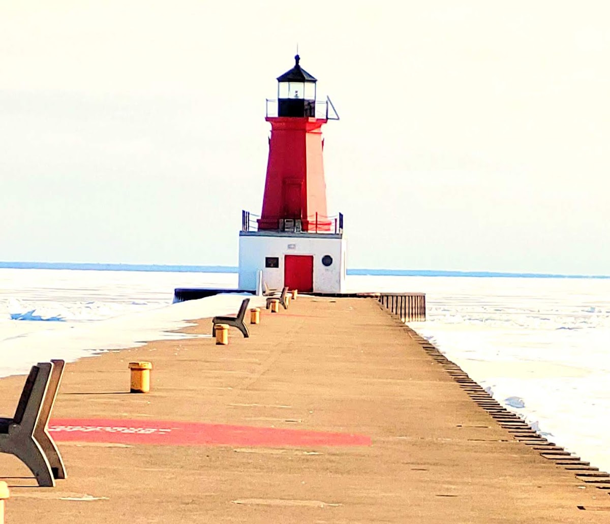 Menominee North Pier Lighthouse